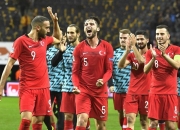 开云体育下载-欧洲足球赛：实力相当的球队对决