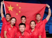 开云体育平台APP-队员们在比赛中展现出色表现，获得冠军奖杯