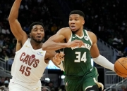 开云体育app-湖人B队轻取雄鹿B队，萨姆·米切尔一己之力扛起全队的简单介绍