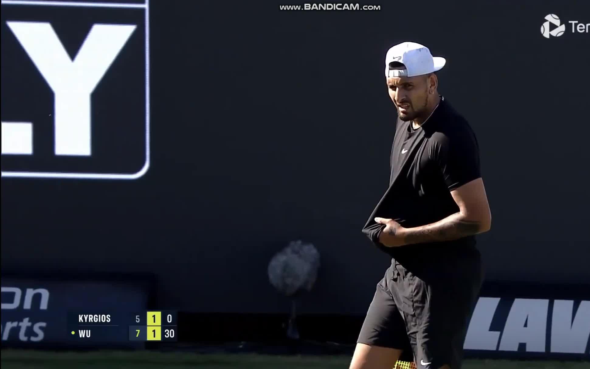 日本网球队横扫法国网球队，克耶高斯制霸全场的简单介绍