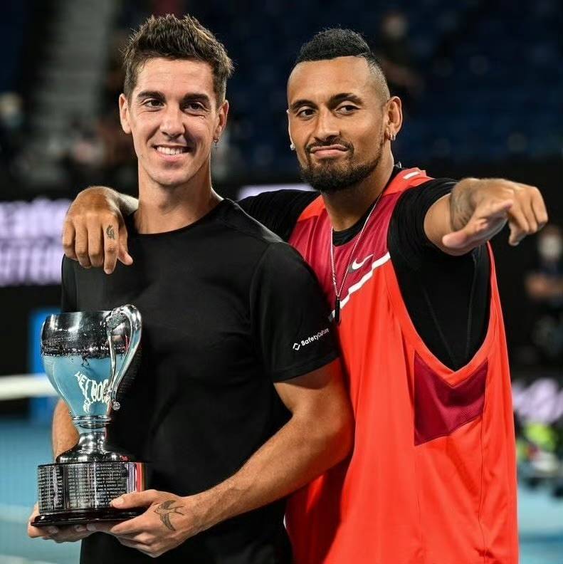 日本网球队横扫法国网球队，克耶高斯制霸全场的简单介绍