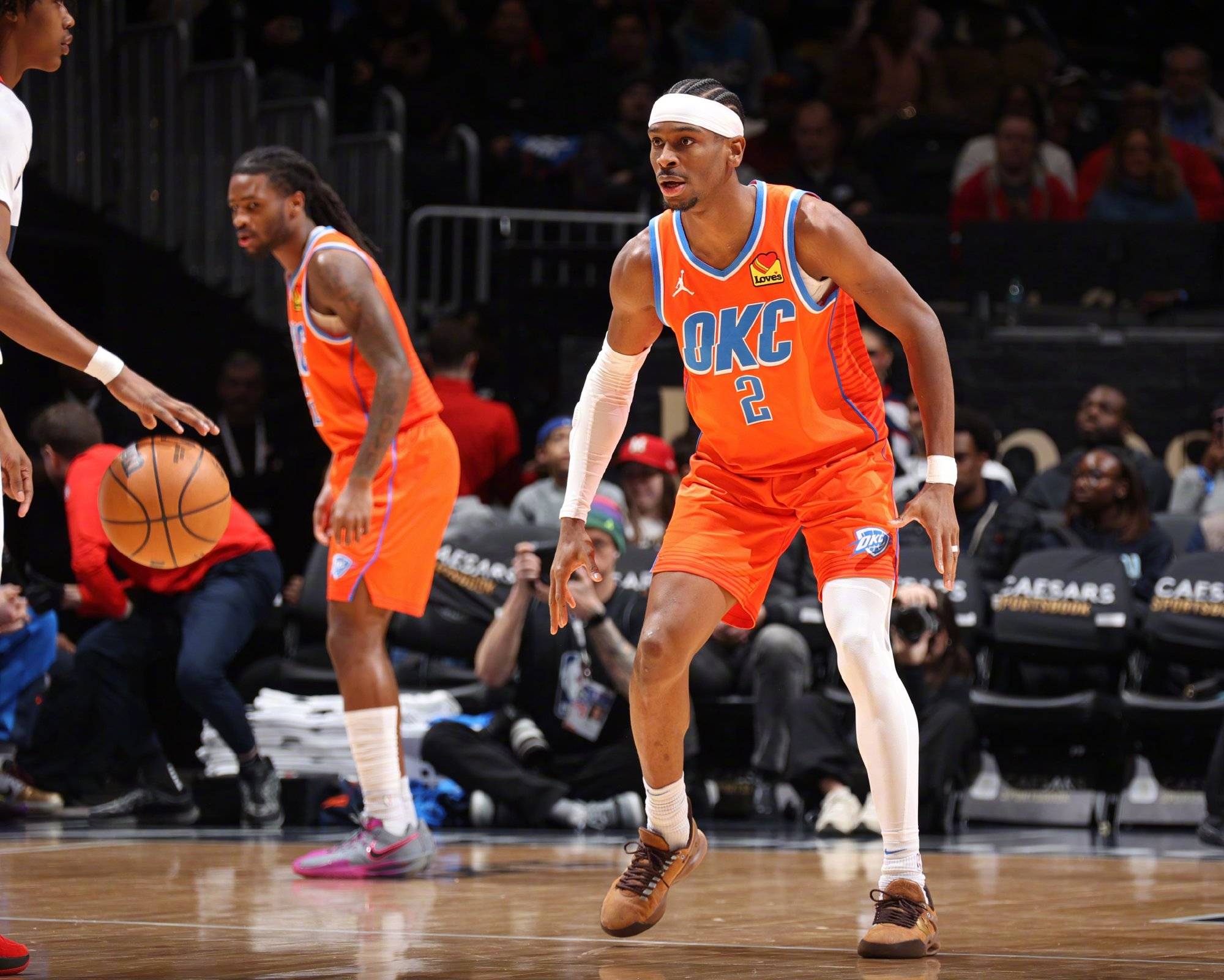 包含独行侠血洗爵士，麦科勒姆送出助攻的词条