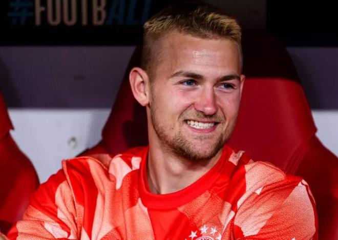 拜仁轻取哥伦比亚，德利赫特惊艳世界的简单介绍