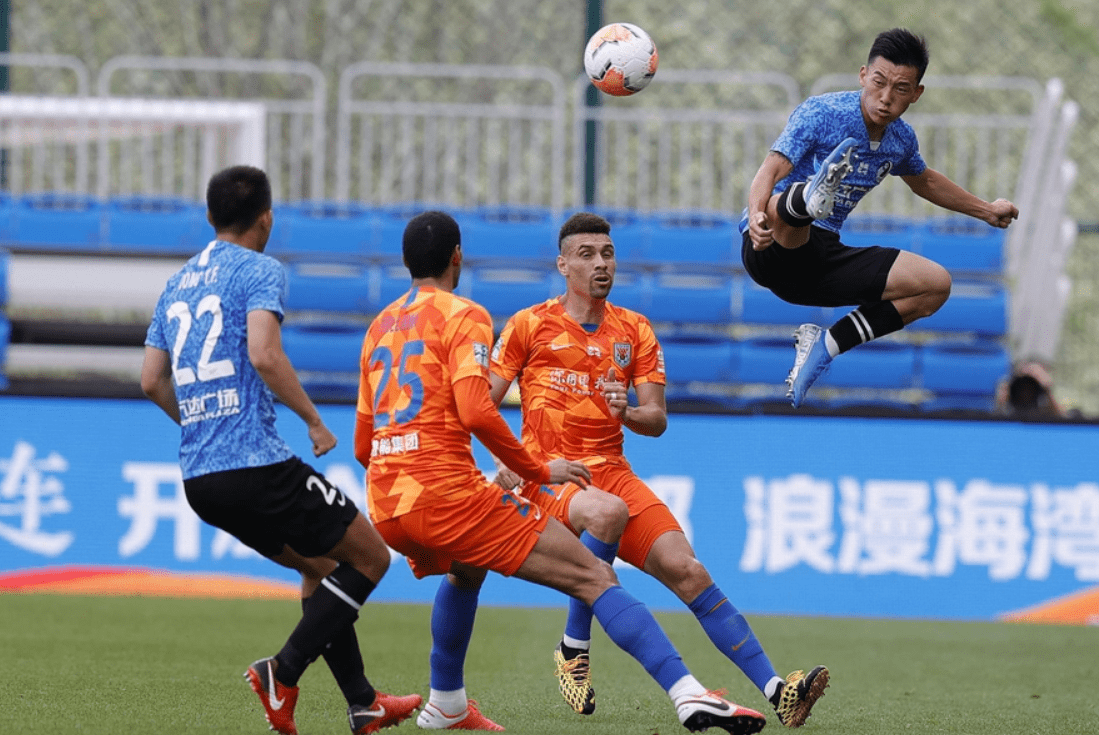 江苏苏宁客场击败山东鲁能，夺得胜利的简单介绍