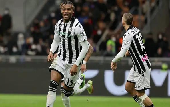 乌迪内斯树形态达到巅峰，意甲联赛壮观亮相的简单介绍