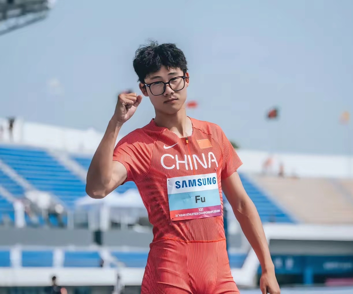中国田径男将夺得冠军，力挫强手