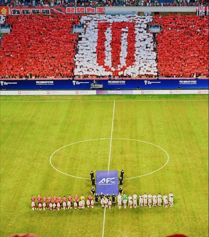 关于亚冠联赛淘汰赛实时报道，焦点对决精彩纷呈的信息