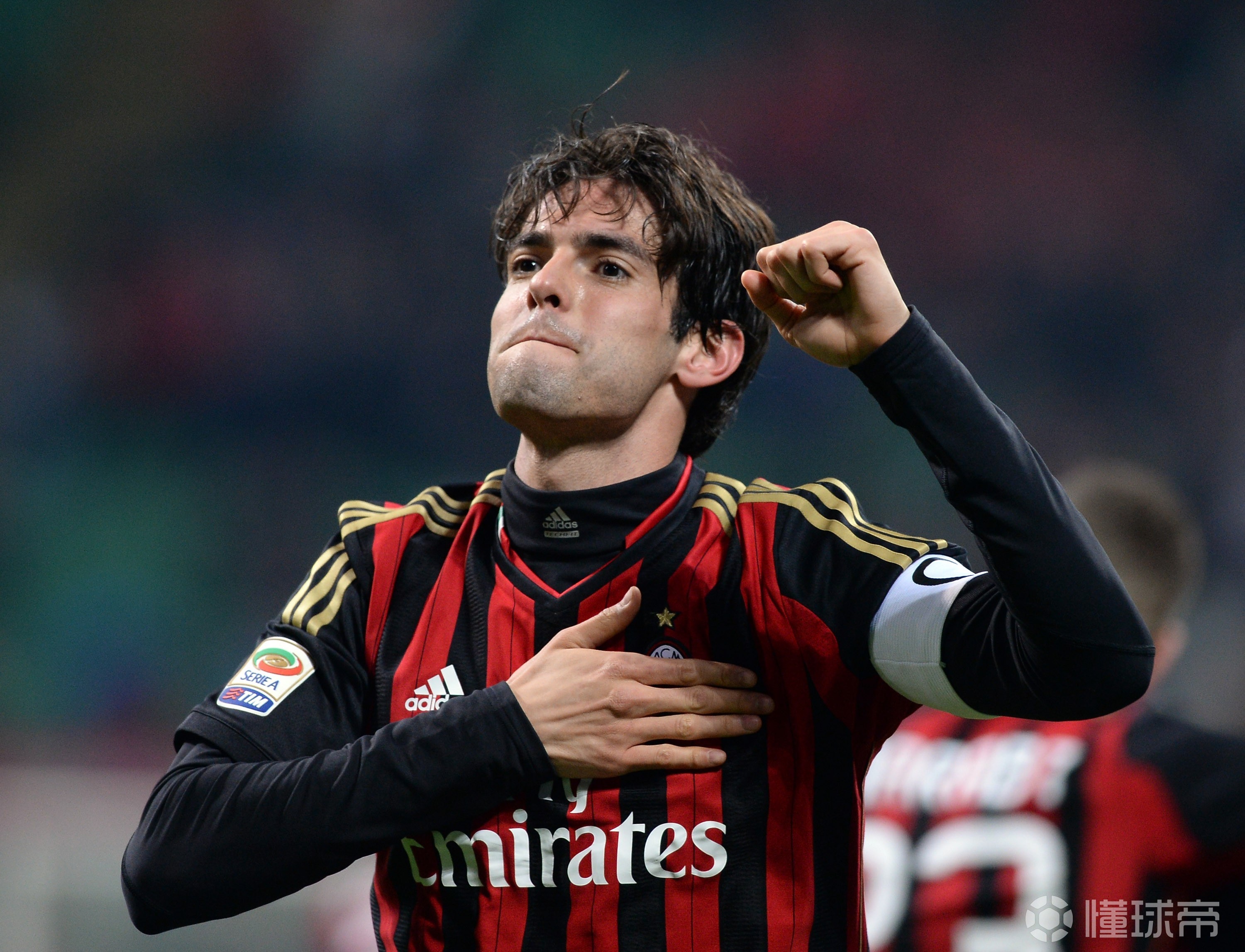 瓦伦西亚逆转胜利，提前锁定三分