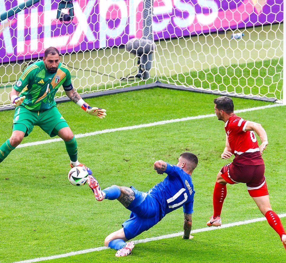 英格兰再胜意大利，夺取珍贵三分保晋级机会的简单介绍