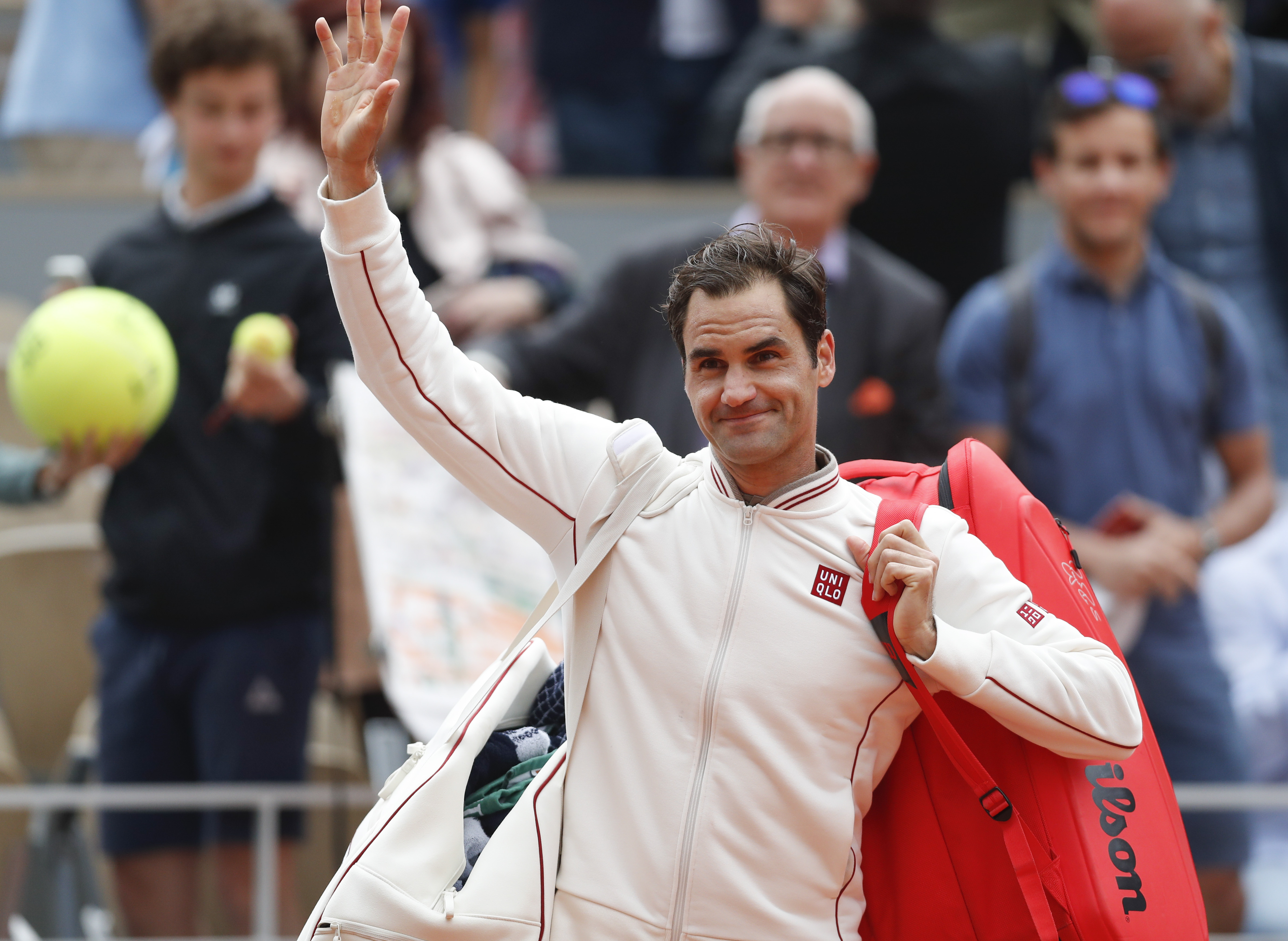 西班牙网球队横扫英国网球队，费德勒高光表现的简单介绍