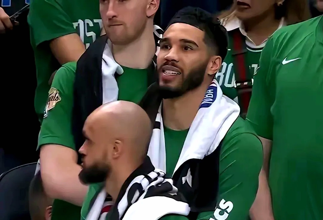 包含太阳碾压四川队，塔图姆点燃赛场的词条