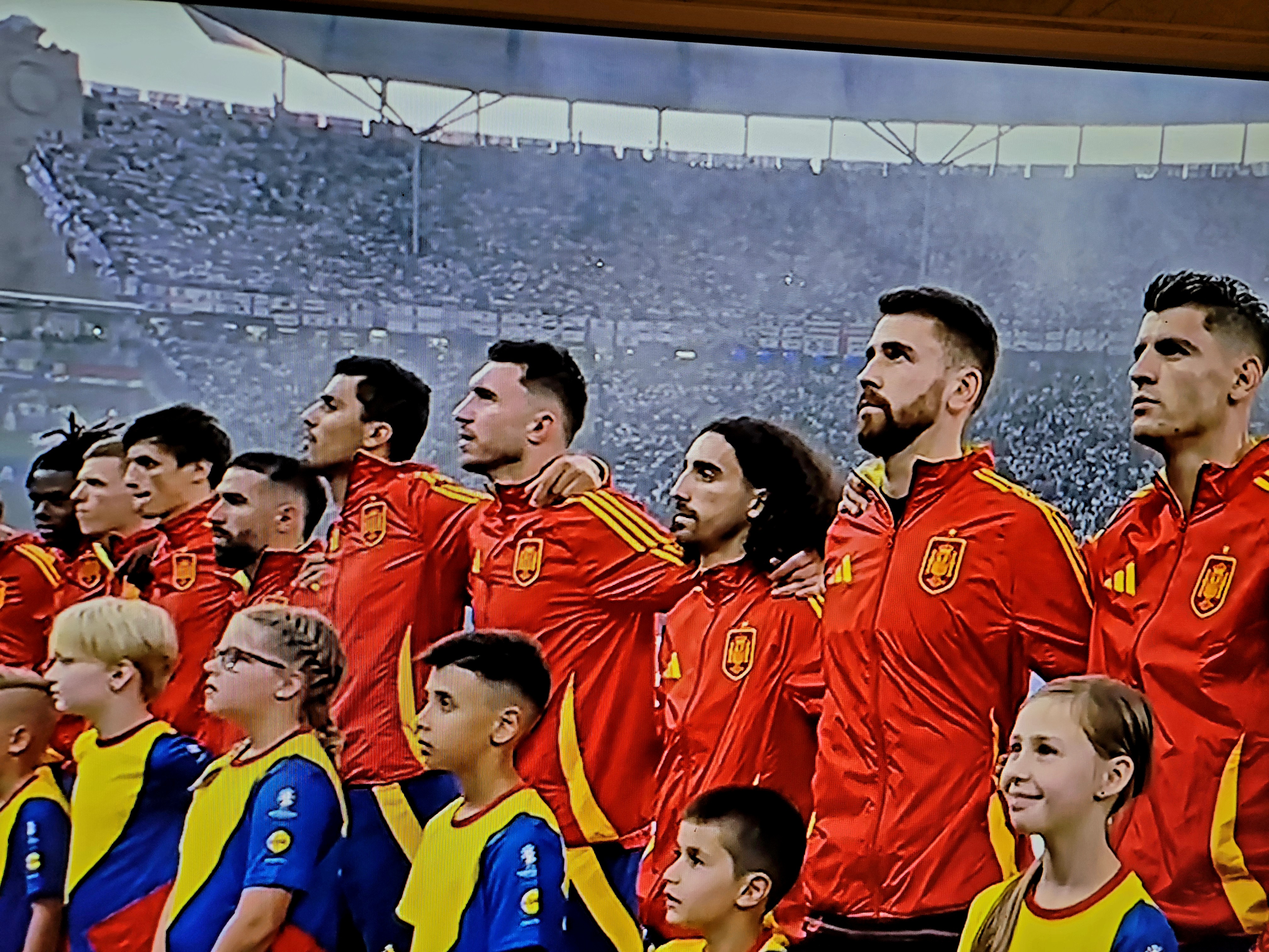 关于日本横扫西班牙，C罗统治全场的信息