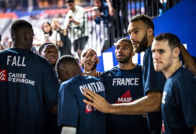 韩国队鏖战法国队，波尔扛起全队