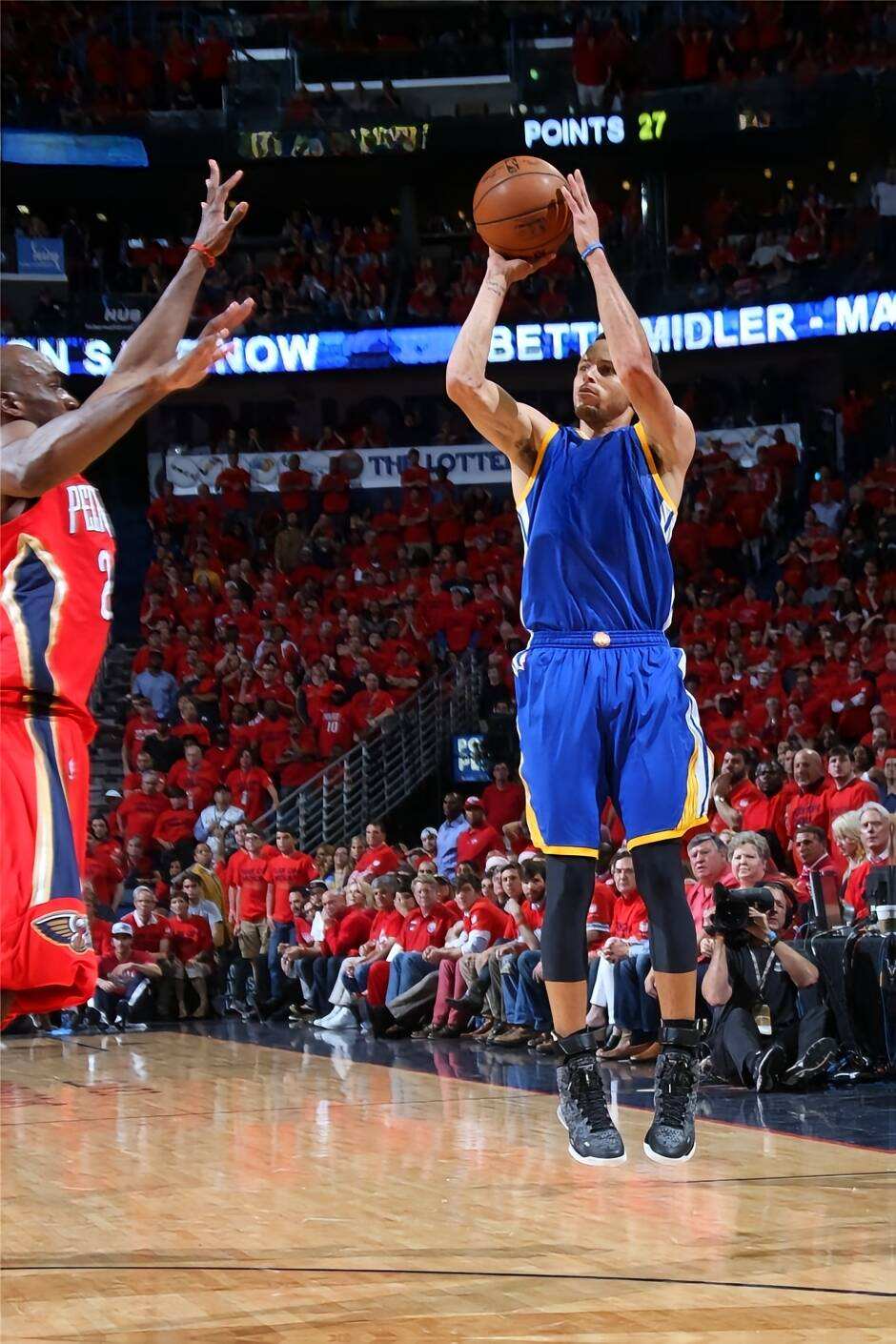 北京队鏖战骑士,库里点燃赛场 北京队鏖战骑士,库里点燃赛场