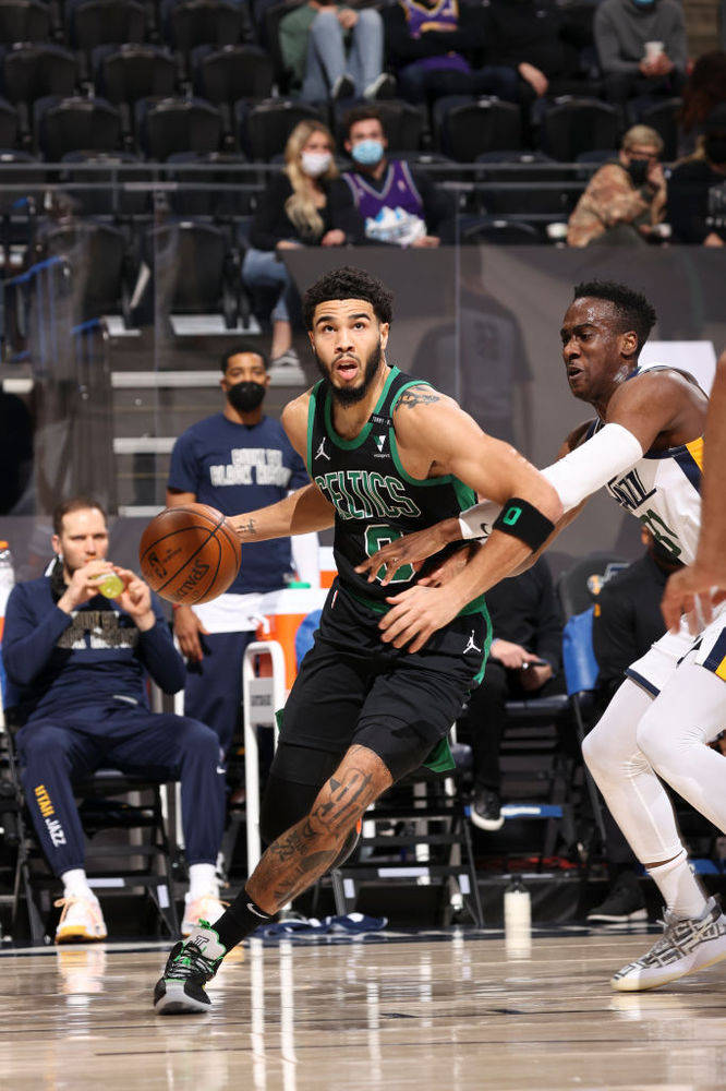 包含江苏队碾压山东队，米切尔惊艳四座的词条