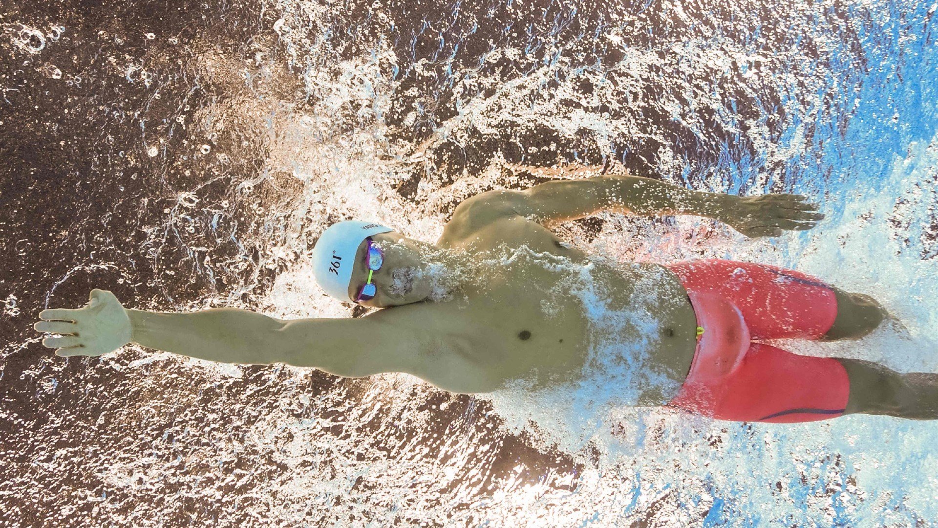 库里接管世界排名之战，深圳队打穿尼克斯背后的篮球全球化新章